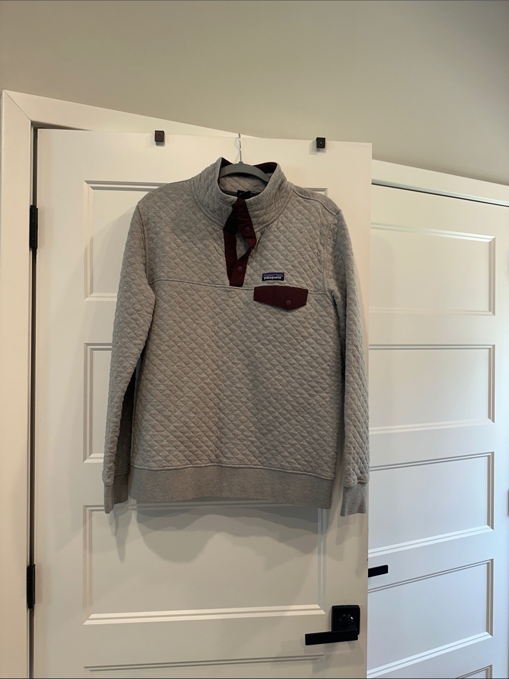 Patagonia Women’s Quilted Zip Pullover - Light Gray with Maroon Trim